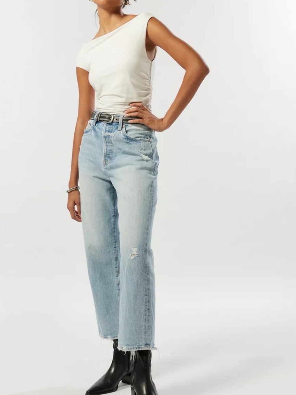 Pistola Cassie Straight Leg Crop Jean woman’s size 29” distressed denim